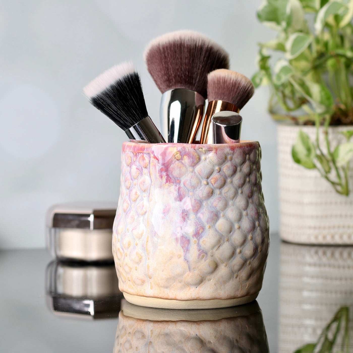 Make Up Brush Holder- Shell Pink
